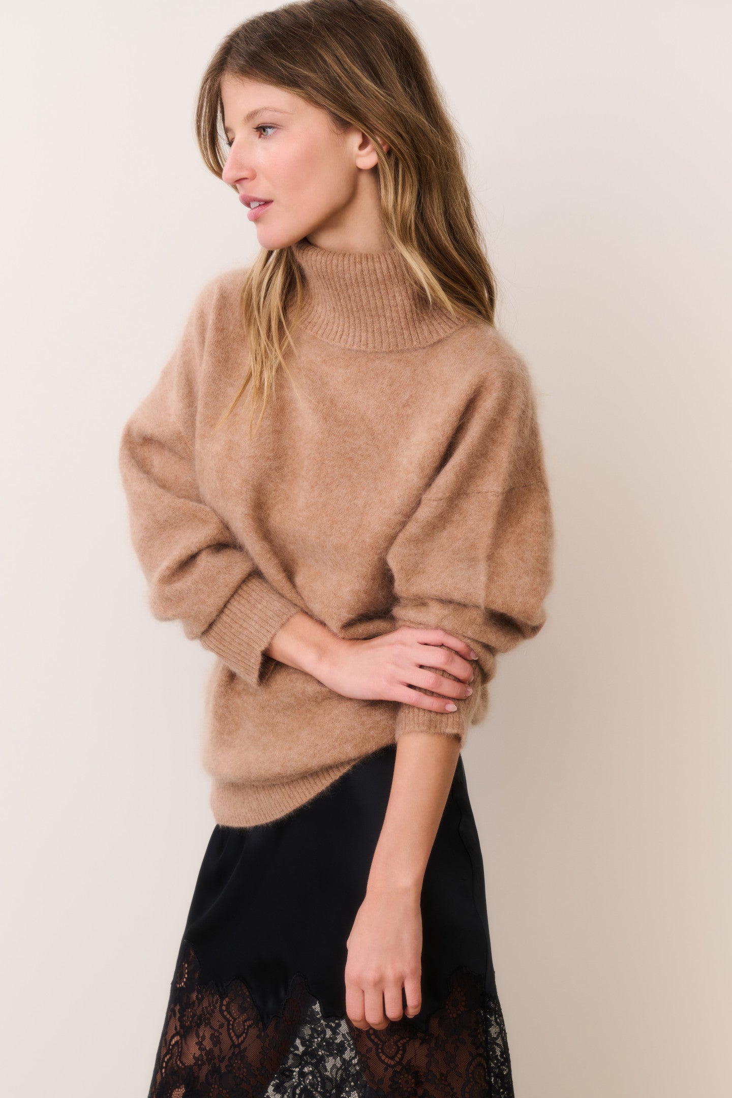 Nia Cashmere Turtleneck Sweater - BROWN SUGAR